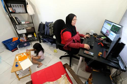 BERKERJA DARI RUMAH