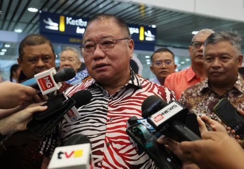 DATUK SERI TIONG KING SING