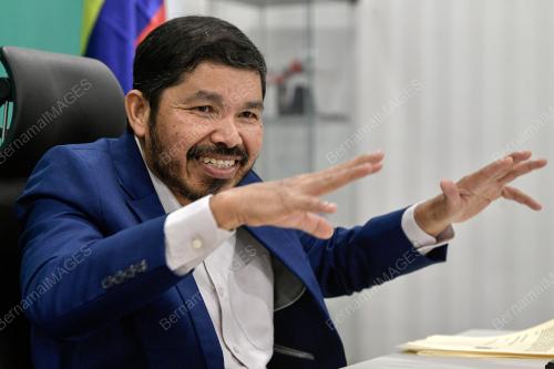 DATUK SERI DR MOHD UZIR MAHIDIN