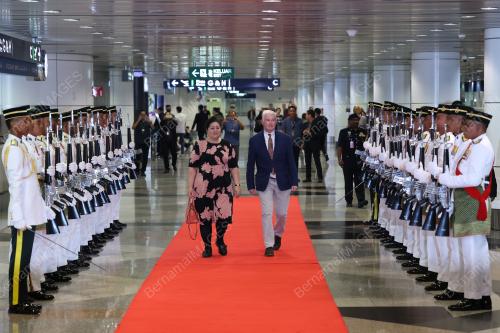 DAME CINDY KIRO