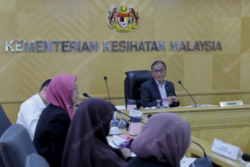 DATUK SERI DR DZULKEFLY AHMAD