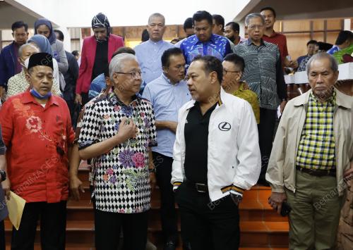 DATUK SERI ISMAIL SABRI YAAKOB