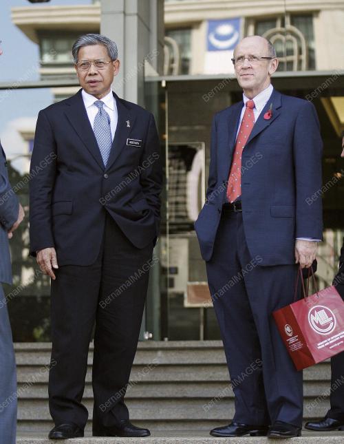 MUSTAPA MOHAMED