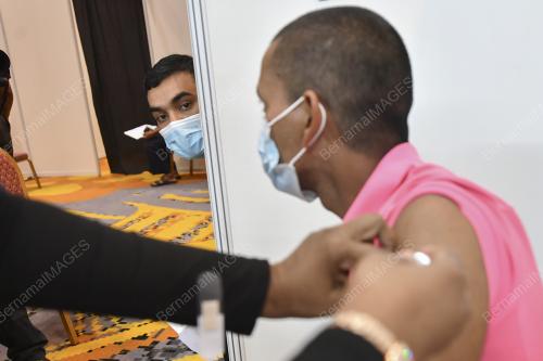 WARGA INDUSTRI TERIMA SINTIKAN VAKSIN DI PPVIN, PICC