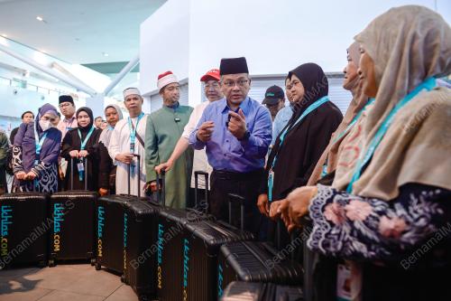 DATUK DR MOHD NAIM MOKHTAR