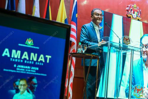DATUK SERI DR DZULKEFLY AHMAD