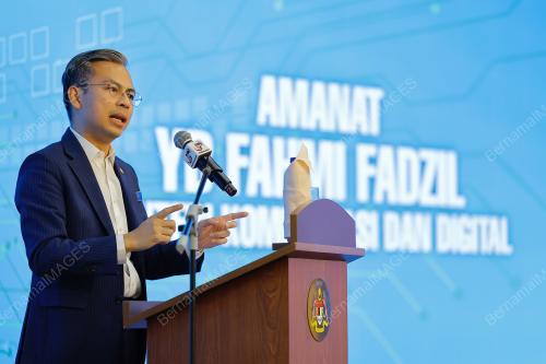 FAHMI FADZIL