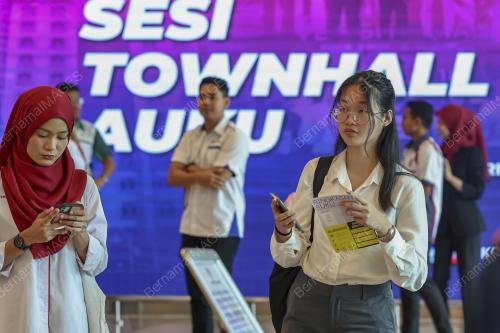 SESI TOWN HALL AUKU
