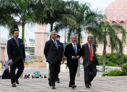 TAN SRI MUHYIDDIN YASSIN