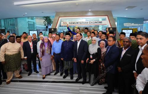 DATUK SERI ANWAR IBRAHIM