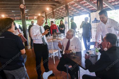 TENGKU DATUK SERI ZAFRUL TENGKU ABDUL AZIZ