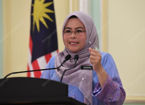 DATUK DR NORAINI AHMAD