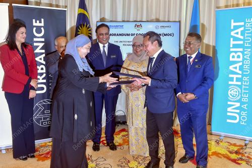 DATUK SERI REEZAL MERICAN NAINA MERICAN