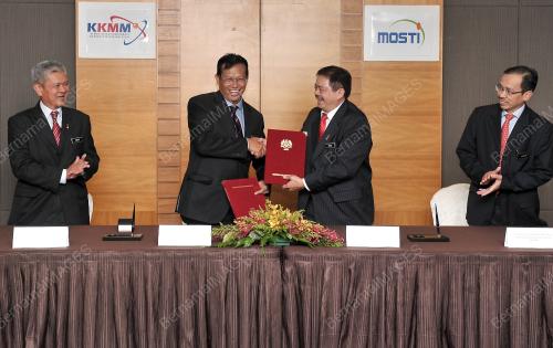 PTJ11_10092013_KKMM