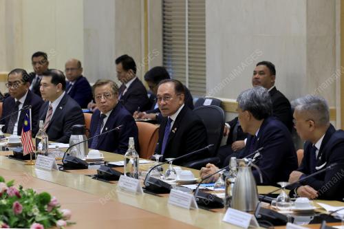 DATUK SERI ANWAR IBRAHIM