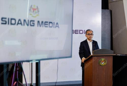 FAHMI FADZIL