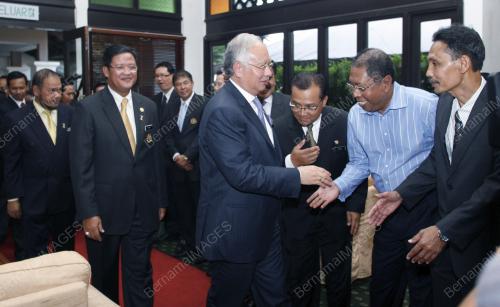 MOHD NAJIB TUN ABDUL RAZAK