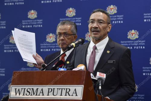DATUK SERI HISHAMUDDIN TUN HUSEEIN