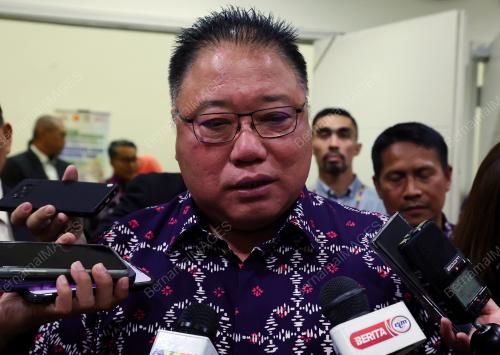 DATUK SERI TIONG KING SING