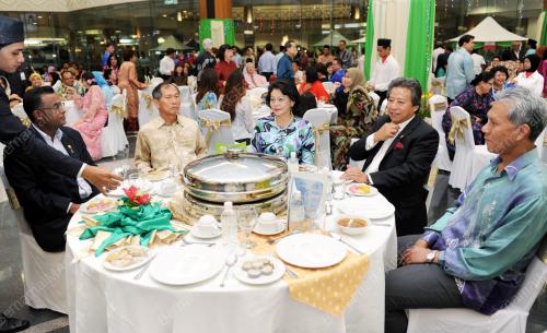 DATUK SERI ANIFAH AMAN