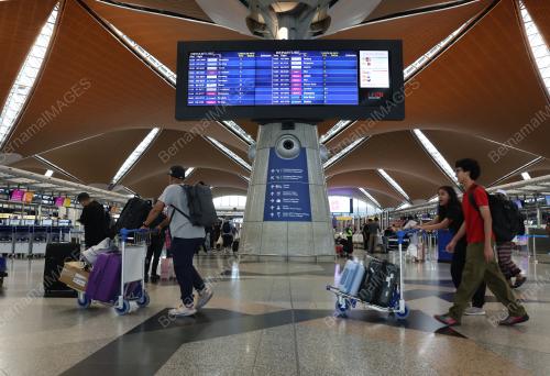 PENAMBAHBAIKAN KLIA TERMINAL 1