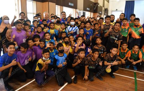 DATUK DR RADZI JIDIN