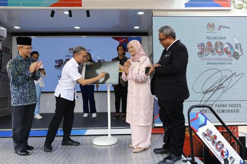 DATUK FAHMI FADZIL