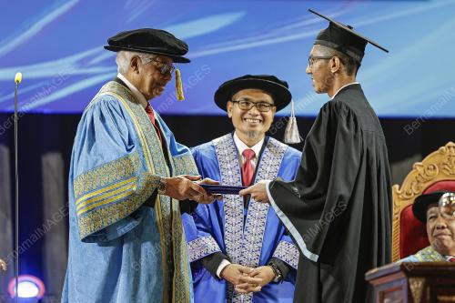 TUN AHMAD FUZI ABDUL RAZAK