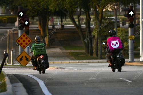 PERKHIDMATAN E-HAILING DIBENAR BEROPERASI SEPANJANG RAMADAN