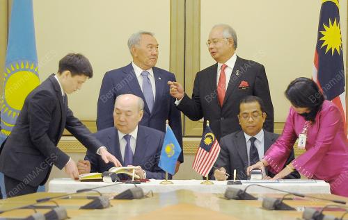PTJ11_18042012_NAJIB_NURSULTAN