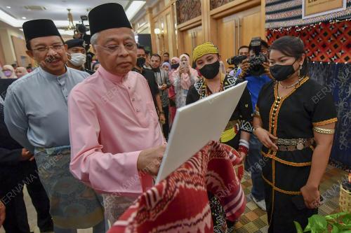 DATUK SERI ISMAIL SABRI YAAKOB