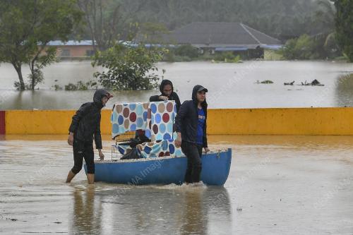 BANJIR DI DENGKIL