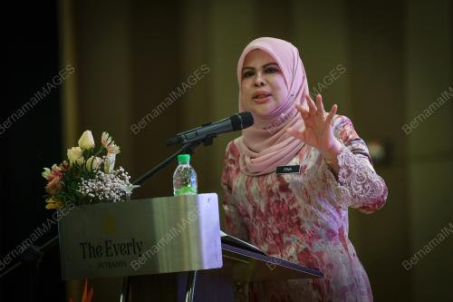 DATUK SERI RINA MOHD HARUN