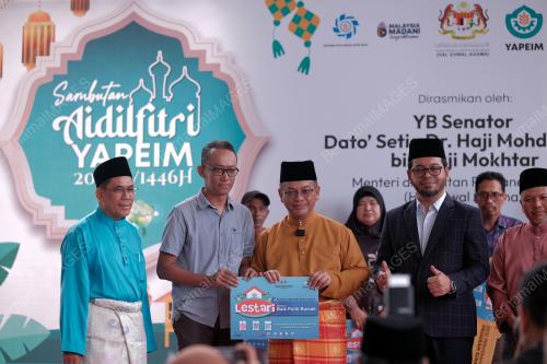 DATUK DR MOHD NA'IM MOKHTAR