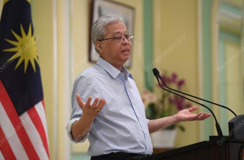 DATUK SERI ISMAIL SABRI YAAKOB