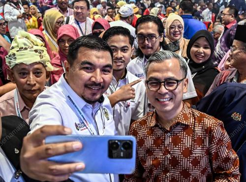 FAHMI FADZIL