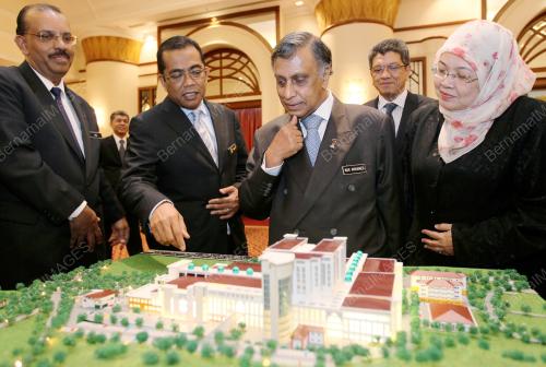 TAN SRI NOR MOHAMED YAKCOP