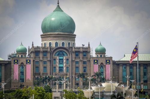 BANGUNAN PERDANA PUTRA