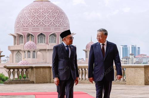 DATUK SERI ANWAR IBRAHIM