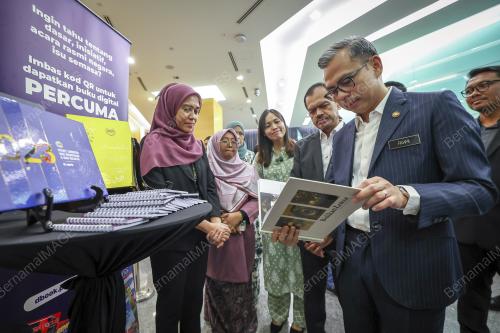 FAHMI FADZIL