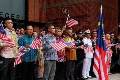 DATUK SERI SAIFUDDIN NASUTION ISMAIL