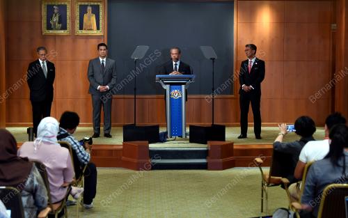 TAN SRI MUHYIDDIN YASSIN