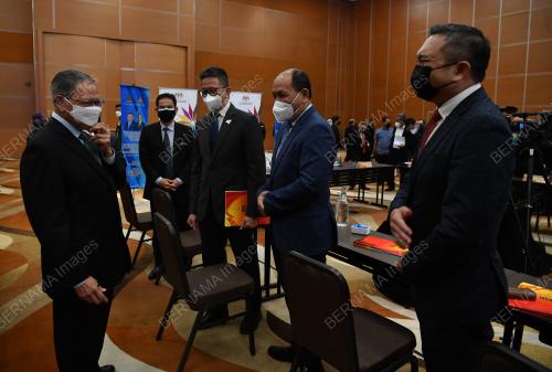 DATUK SERI MUSTAPA MOHAMED