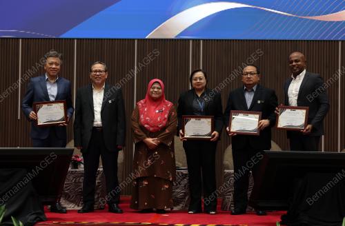 DATUK SERI WONG CHUN WAI