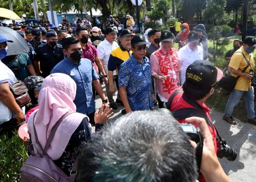 DATUK SERI ISMAIL SABRI YAAKOB