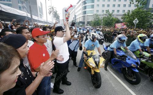DATUK SERI HISHAMUDDIN TUN HUSSEIN