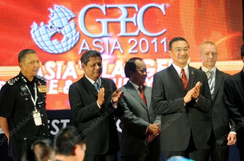 DATUK SERI HISHAMUDDIN TUN HUSSEIN