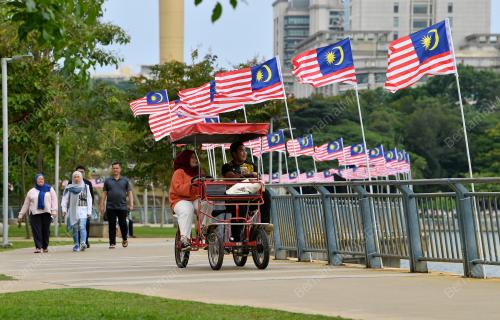 KECERIAAN JALUR GEMILANG