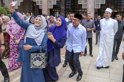 DATUK SERI ANWAR IBRAHIM