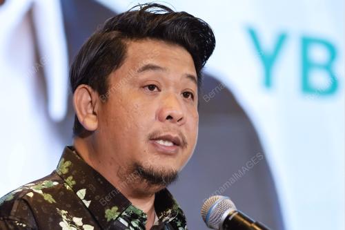 DATUK LUKANISMAN AWANG SAUNI